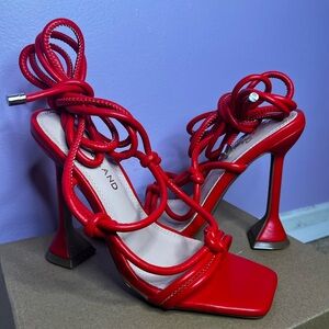 Chic Red Knotted Heels